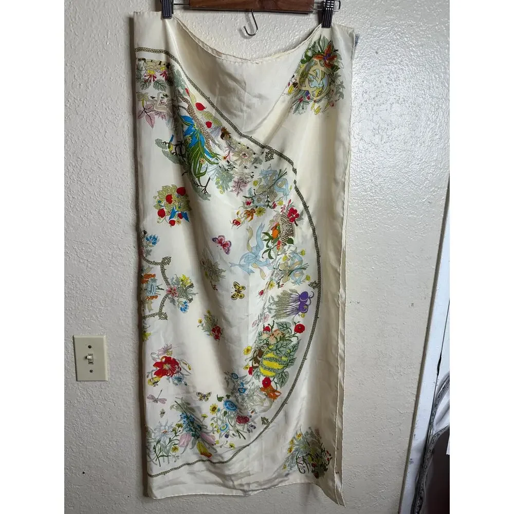 Vintage Gucci 100% Silk Scarf Ivory Floral Fauna Nature Print 40